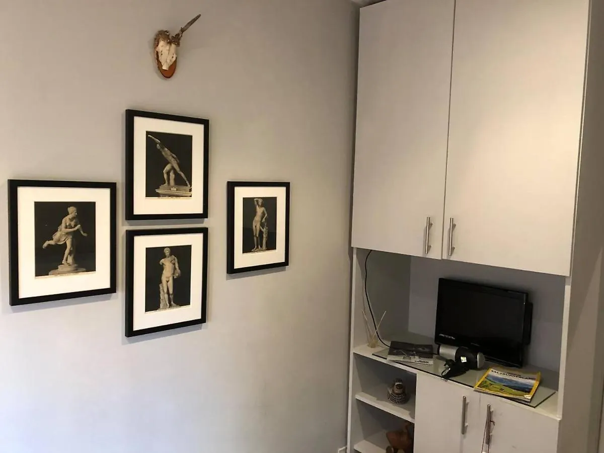 Remarkable Apartment Near London Tower Bridge
