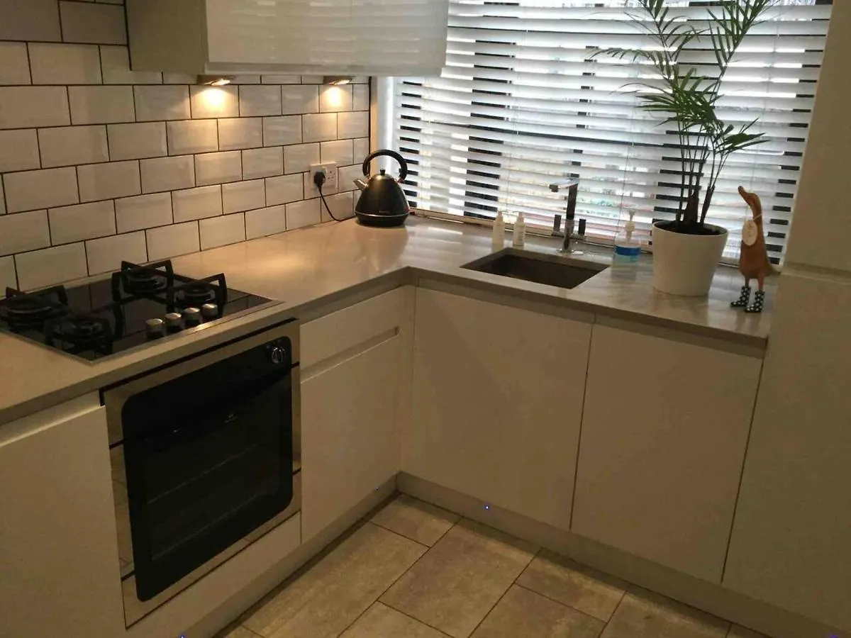 Remarkable Apartment Near London Tower Bridge