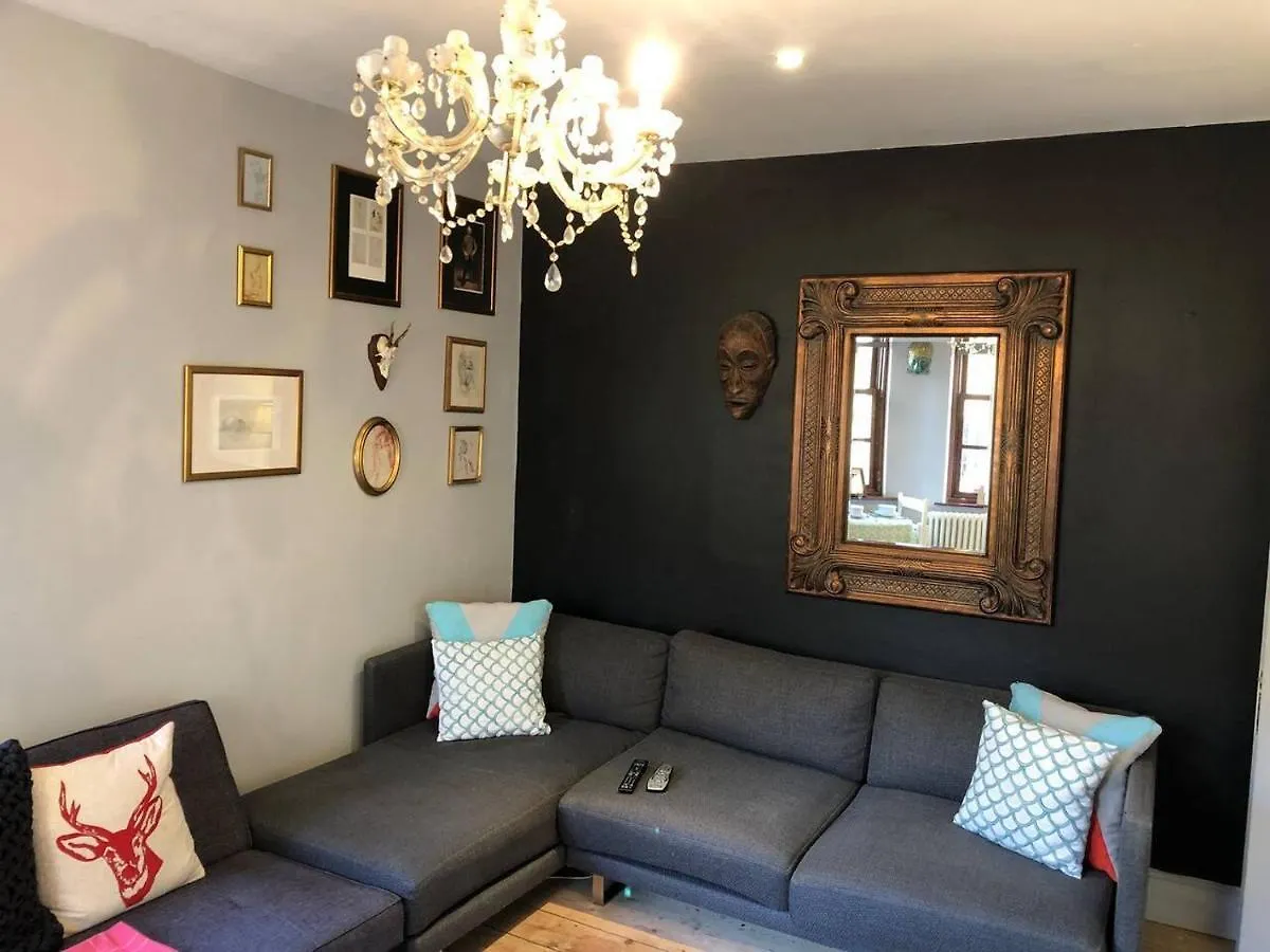 Remarkable Apartment Near London Tower Bridge
