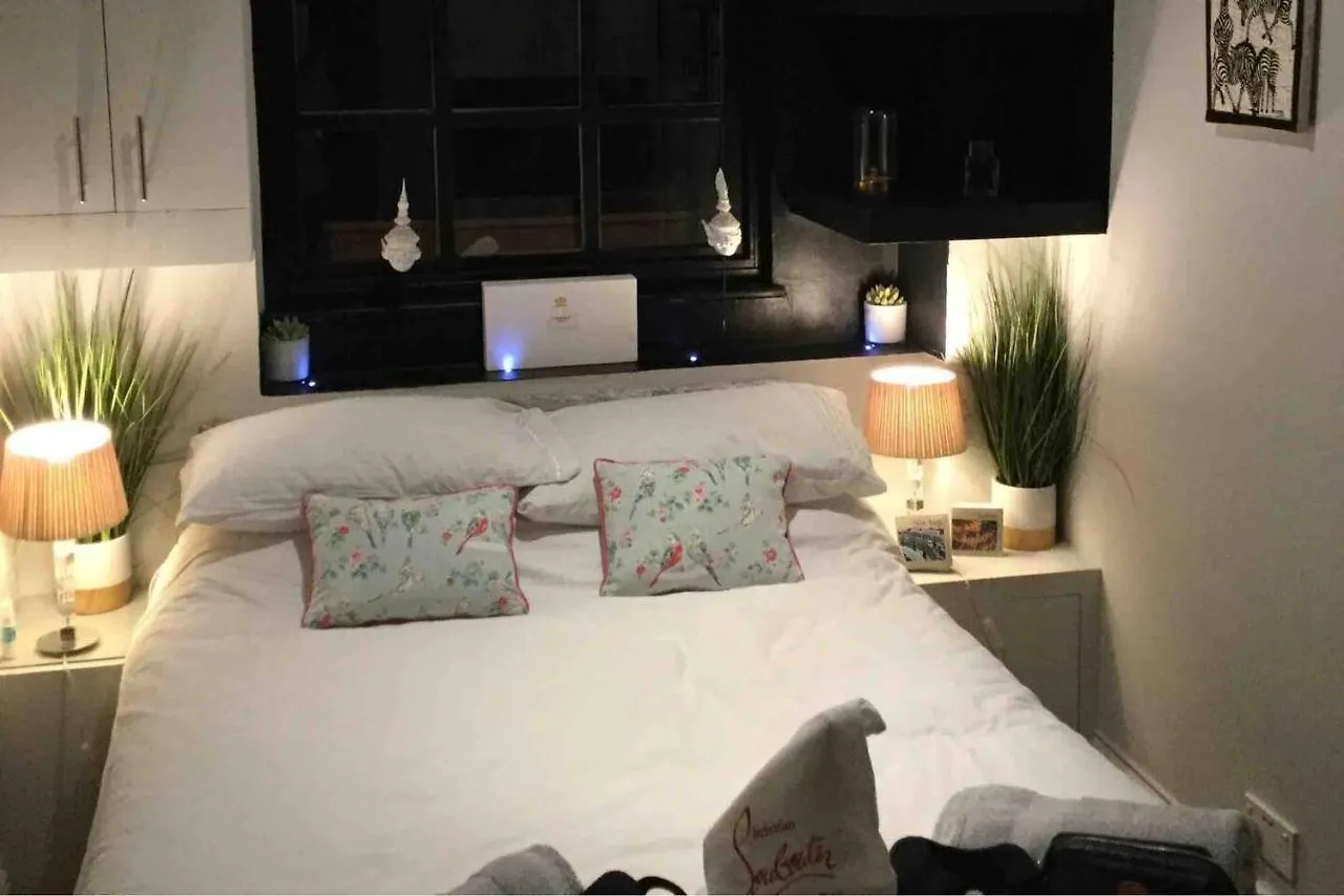 Remarkable Apartment Near London Tower Bridge