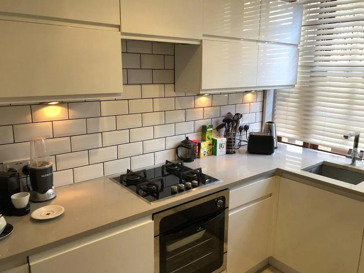 Remarkable Apartment Near London Tower Bridge